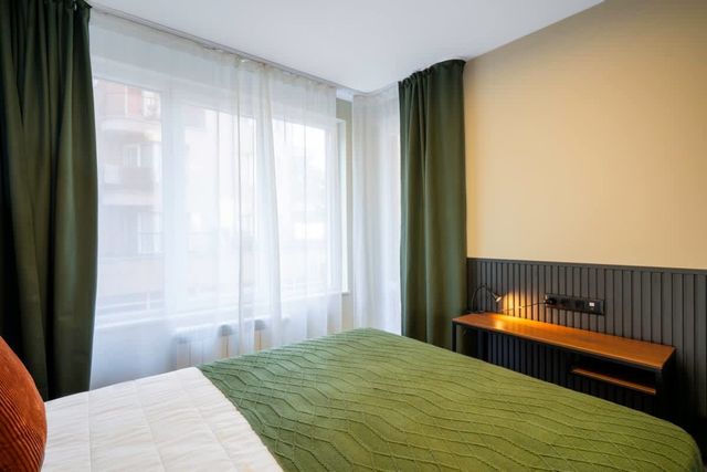 Modern&Central 2-BD with Parking