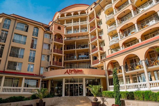 Atrium Apartment with balcony