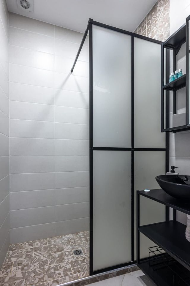 Light and Modern 2BD Flat Next To Women's Market