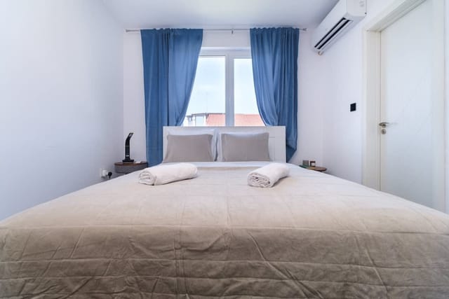 Serene Luxe Oasis Retreat on the Outskirts