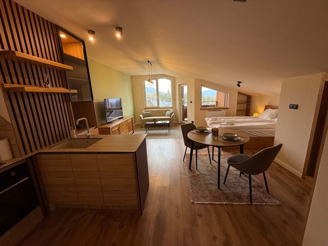 Detelina Mountain Retreat- Cozy Studio with Balcony