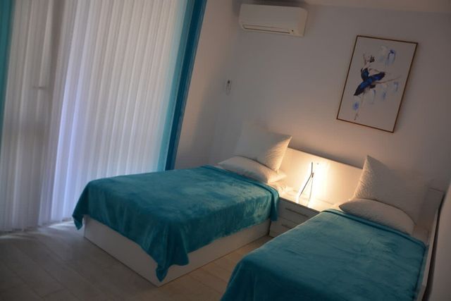 Unbeatable Location: New Lux Apartment Varna beach