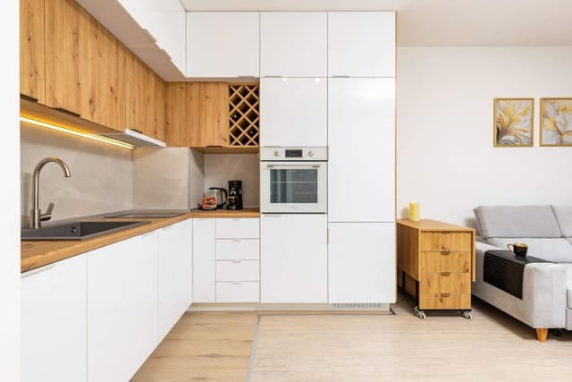 Magnolia Gardens - 1BD with Balcony & Parking