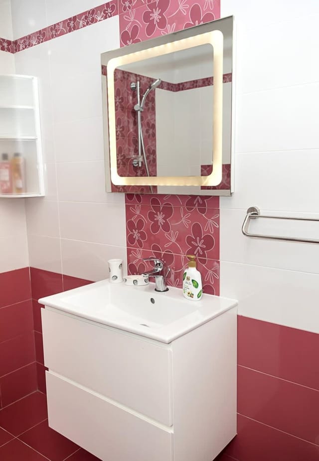 Bright & Elegant 1-BR Flat Near the City Center