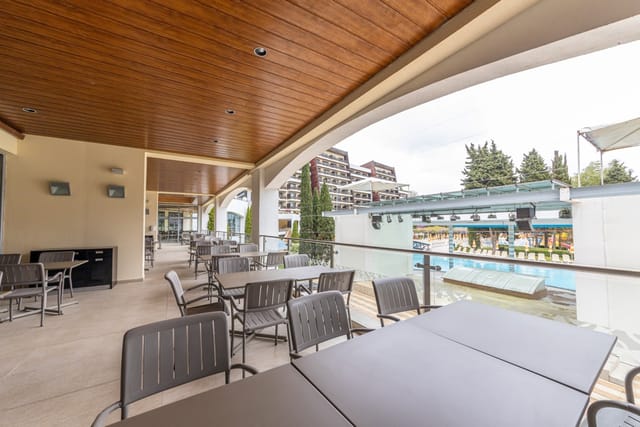 Cozy Restaurant in the Flamingo Grand Hotel