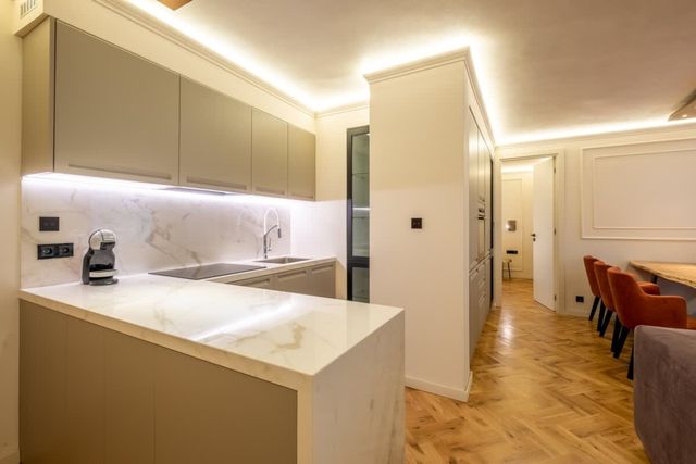 SOFapart Boutique Apt with 3 BDR + 2 BTH & Parking