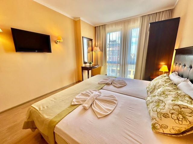 Cozy two bedroom in Royal Beach