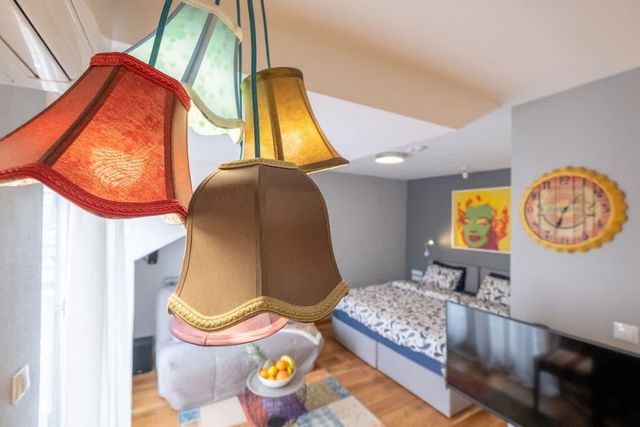 High-end Designer Studio - AC + Parking - Photo 2