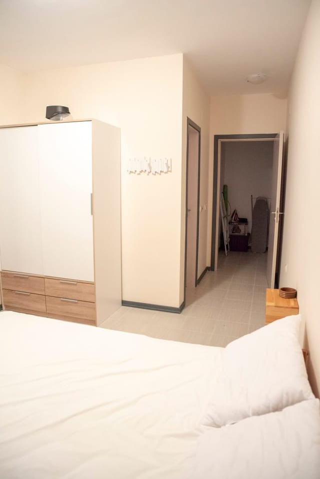 Spacious 3BD flat with Parking and Sea View