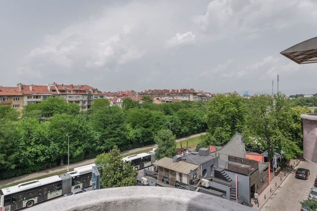 Flamingo Flat /Two-bedroom with Balcony\