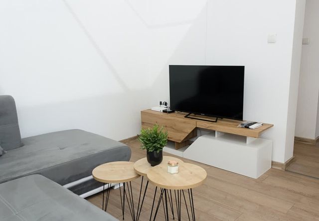 Bright 2-Bedroom Apartment Near Varna City Center - Photo 3