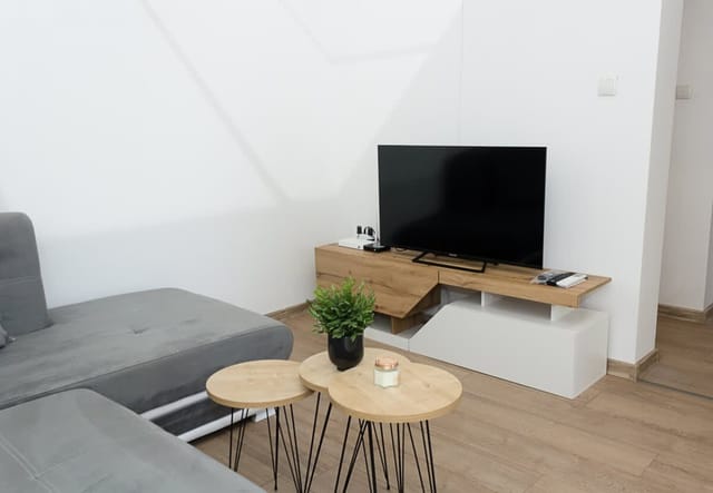 Bright 2-Bedroom Apartment Near Varna City Center - Photo 3