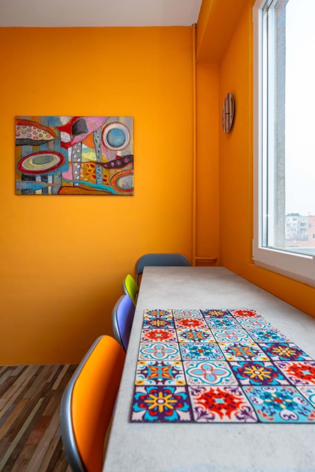 Life in Colours - Artistic 1BD Apartment