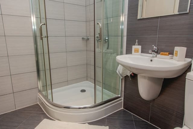 Lovely 3BD flat with Parking and Sea View