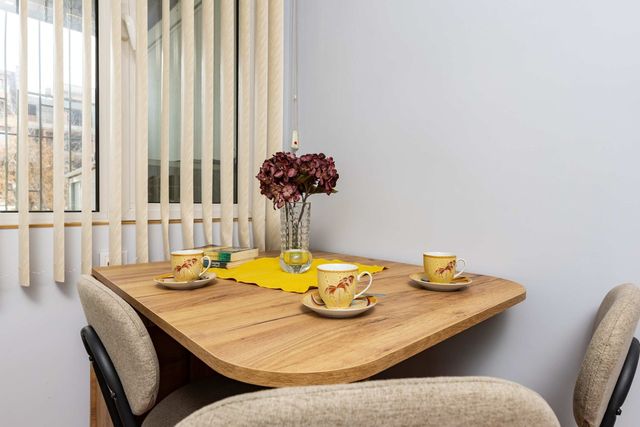 Cozy Floor from a House Near the City Center