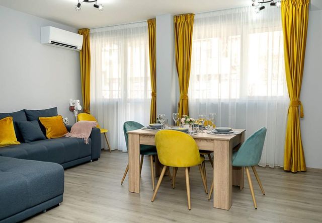 Stylish 2BR Apartment - Underground Parking, Varna