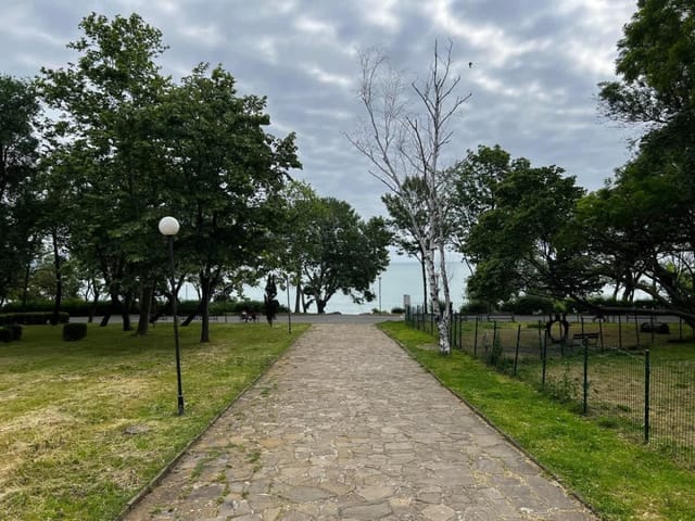 Lovely 1BD Flat near the Sea Garden