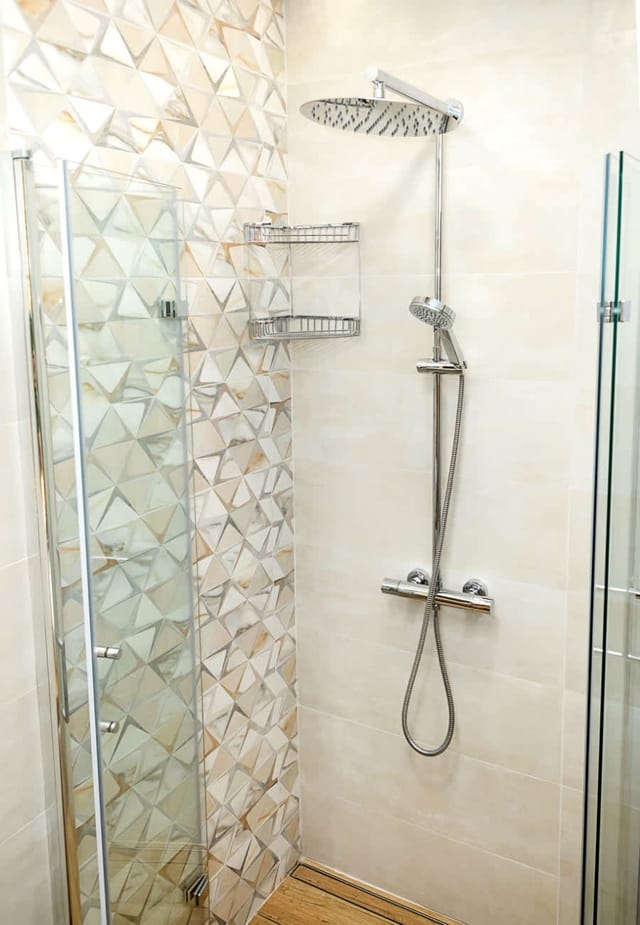 Cozy 1-Bedroom with Sea View & Parking