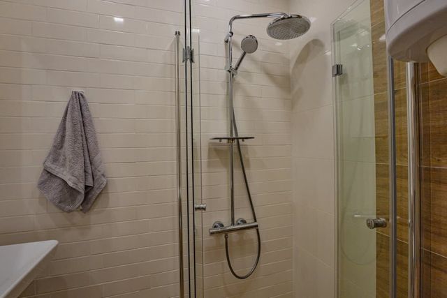 Modern 1BR Apt – Top Location, 4 min to Metro