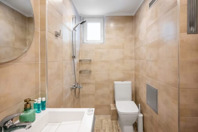 Cozy Nest near Eagle's Bridge with Workspace