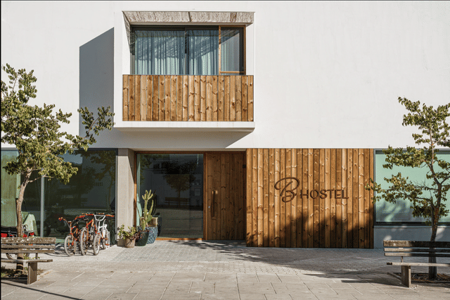B. Hostel - Photo 2