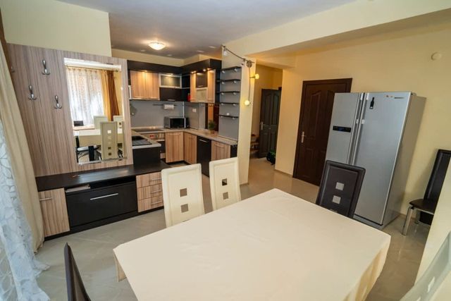 The Family Courtyard - Very LARGE 2BD Apartment