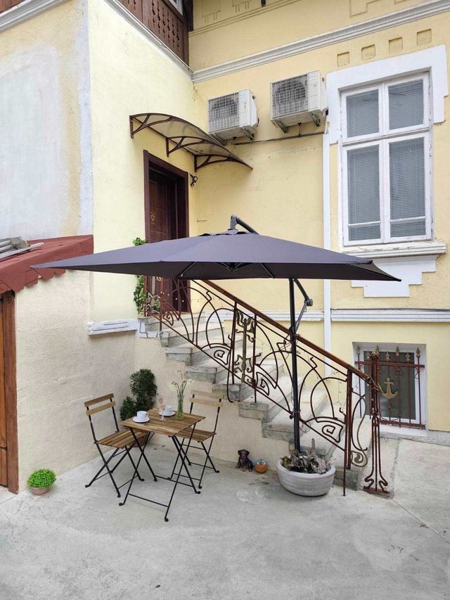 Apo Apartment - Top Center