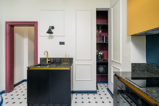 Royal Retreat - Your central designer spot