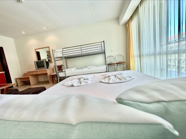 Miramar Palace Family Studio