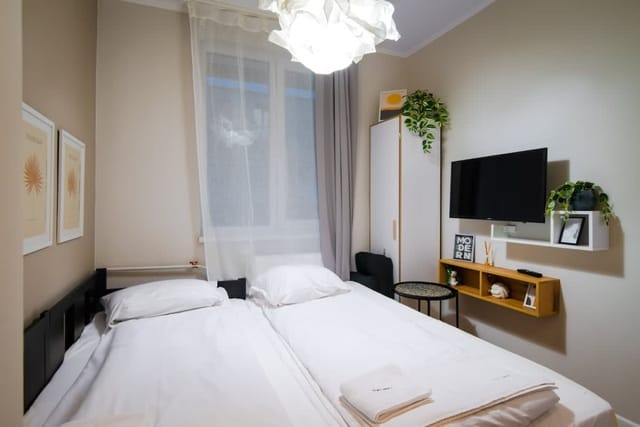 Tom Thumb & Thumbelina - 2 Private Rooms in Center