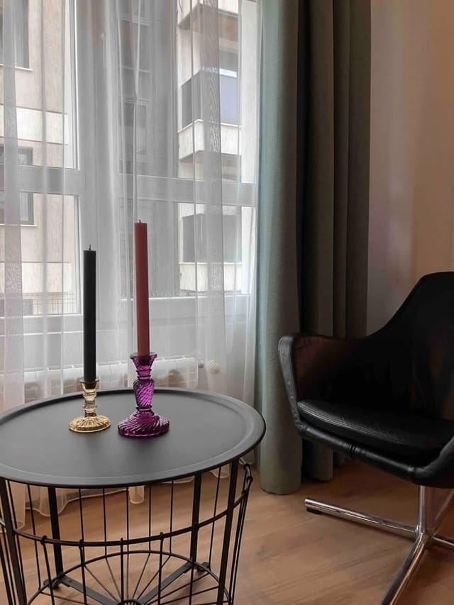 A French affair. With parking, style and elegance.