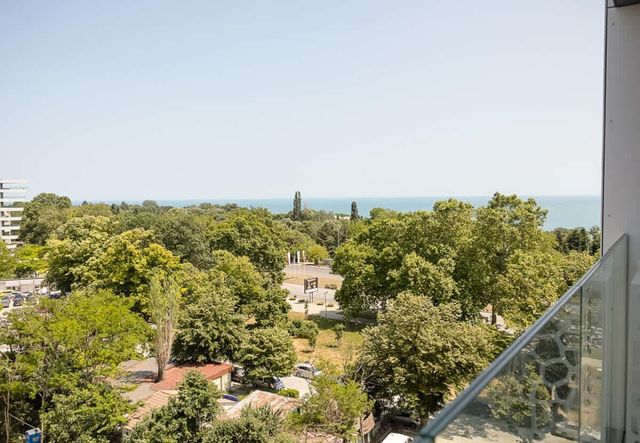 Stylish City Living by the Sea - 2BR Flat + Parking