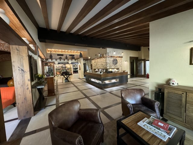 Zornitza Family Estate - Hotel