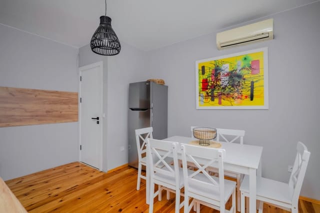 AeroLuxe Living 1BD Apartment