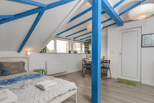 The Ivy House - A Cozy Attic near the City Center