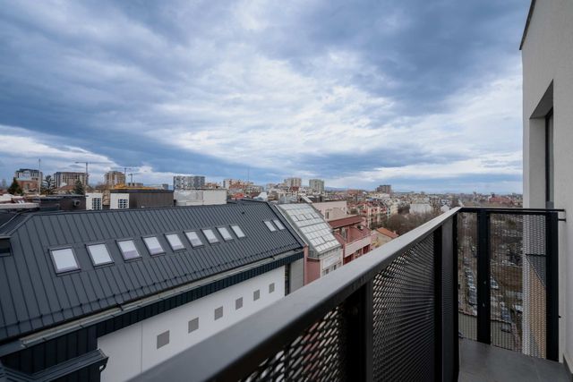 Charming 1BR with Balcony and View