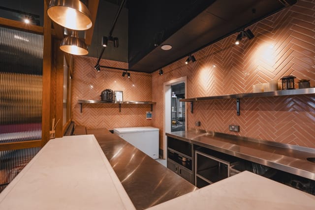 Three Railway Arch Industrial Venue with a Courtyard in Shoreditch