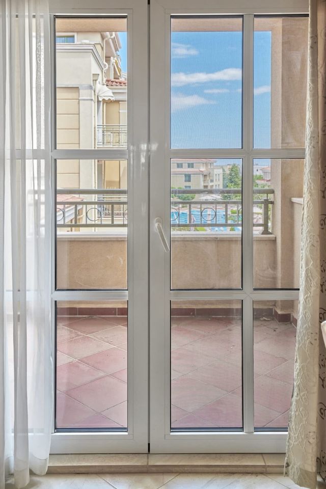 2BD Flat with Balcony in Flores Garden Complex