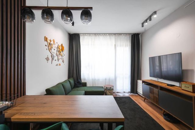 Lux Flat next to Park with working space