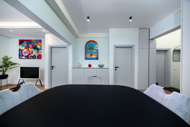 Modern 2BR in the Heart of the City