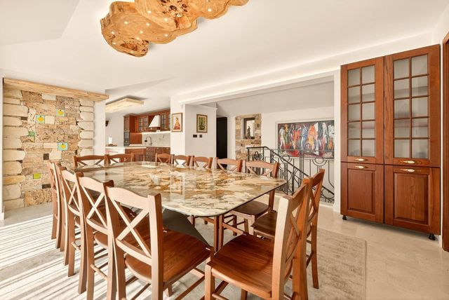 Seaside Luxury Beach Vacation Home – Balchik