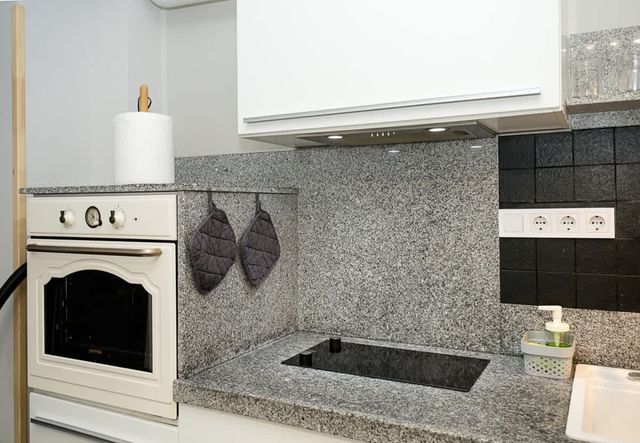 Chic 1BD Flat in St Constantine & Helena Complex