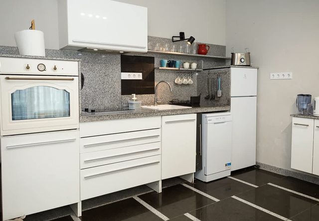 Chic 1BD Flat in St Constantine & Helena Complex