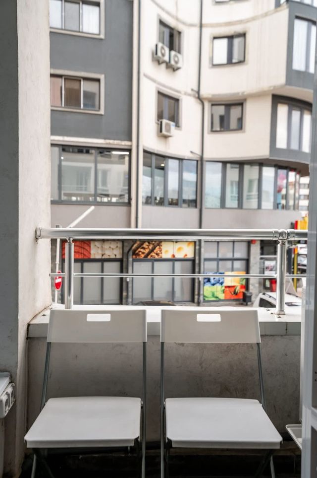 Designer Studio | High-Speed Wi-Fi + AC + Balcony