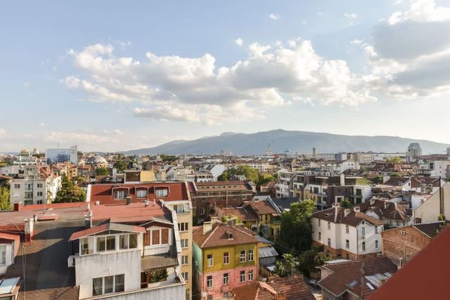 Beautiful City View Maisonette Apartment