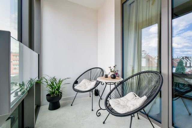 Modern &amp; Quiet 1BR Near Center + Private Parking - Photo 4