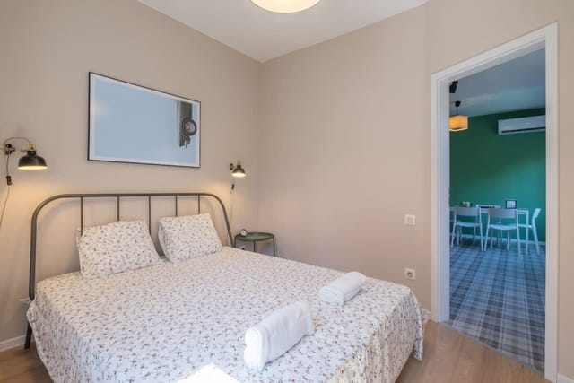 Enjoy The Ride | 2-BDR Lozenec Central Apartment