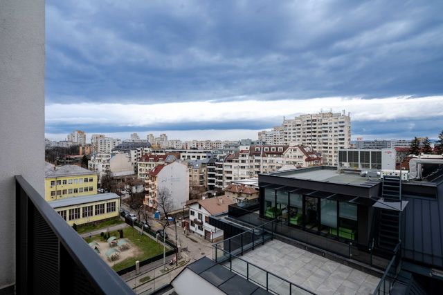 Charming 1BR with Balcony and View