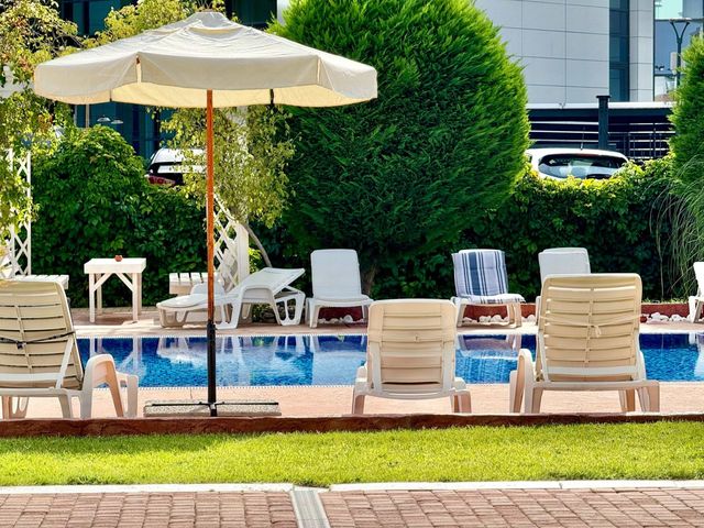 Cozy 1-Bedroom Apartment in Royal Bay