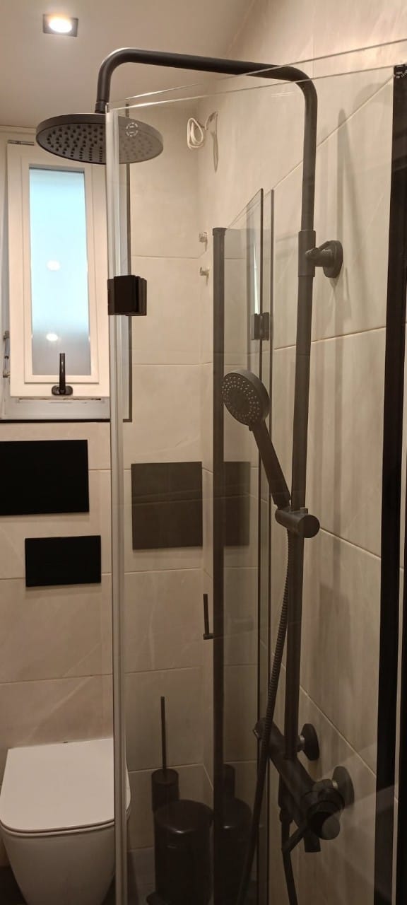 Urban Comfort: Central 1BDR near